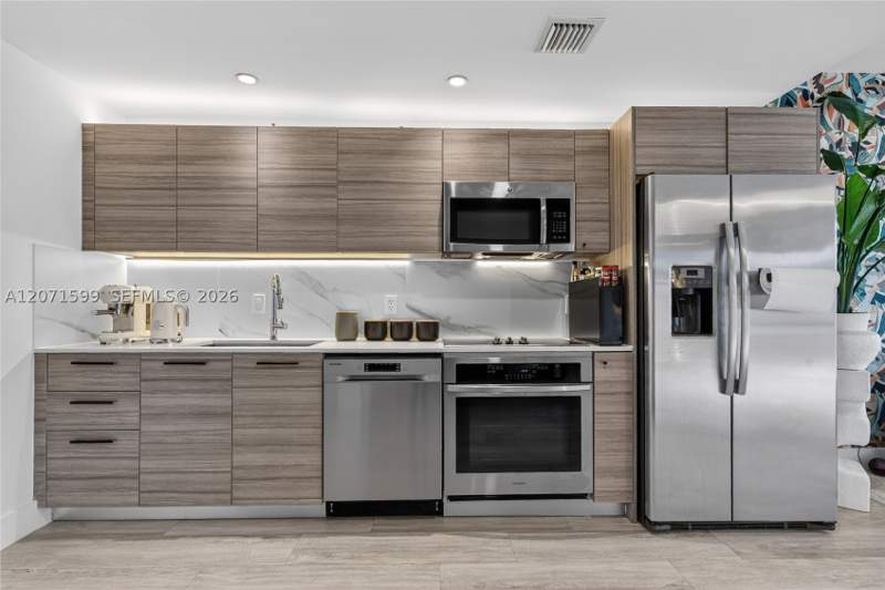 1 bedroom Condominium at 121 NE 34th St L305, 3401 Midtown Condo, Miami — photo 2