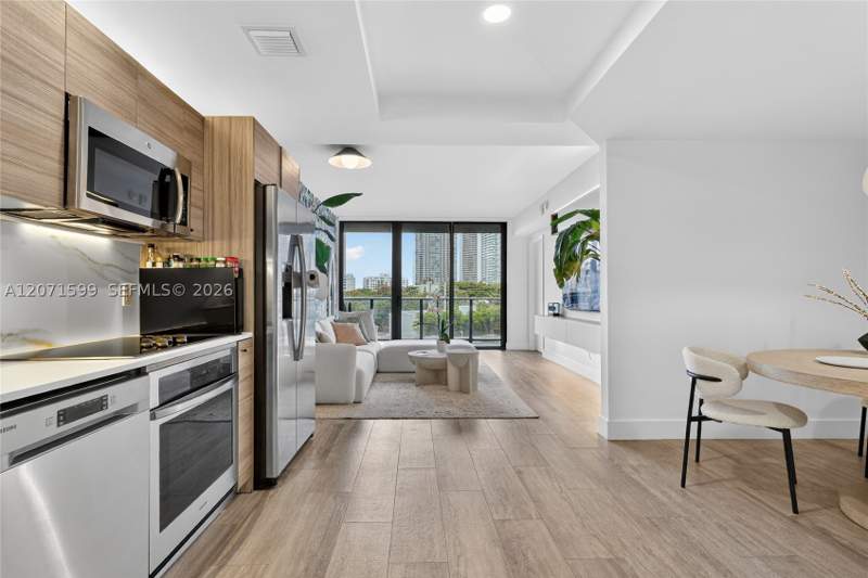 1 bedroom Condominium at 121 NE 34th St L305, 3401 Midtown Condo, Miami — photo 4