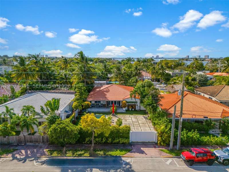 4 bedroom SingleFamilyResidence at 7970 Hawthorne Ave, Biscayne Point, Miami Beach — photo 3