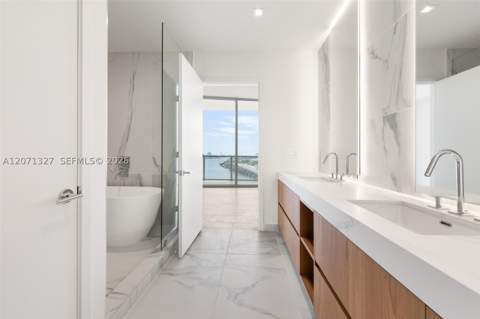 1400 Biscayne Blvd 1905, Miami FL - photo 15 of 27
