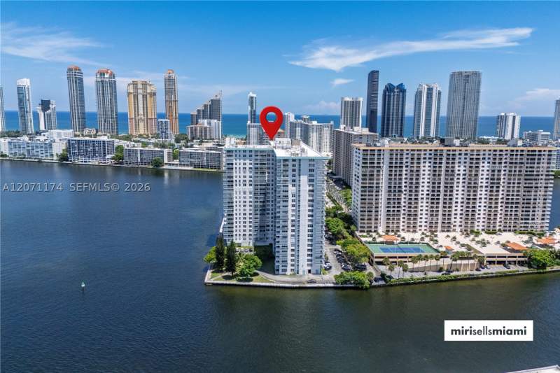 2 bedroom Condominium at 301 174th St 1901, Winston Towers 500 Condo, Sunny Isles Beach — photo 2