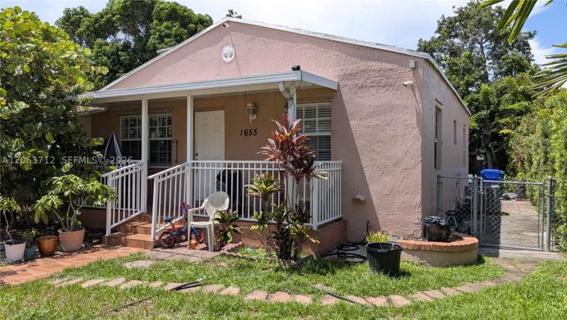 2 bedroom SingleFamilyResidence at 1655 SW 20th St, Osceola Groves, Miami — photo 2