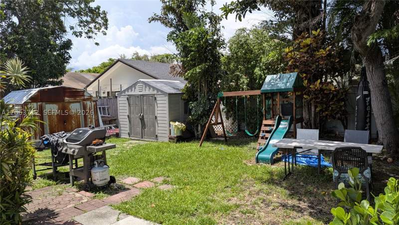 2 bedroom SingleFamilyResidence at 1655 SW 20th St, Osceola Groves, Miami — photo 3