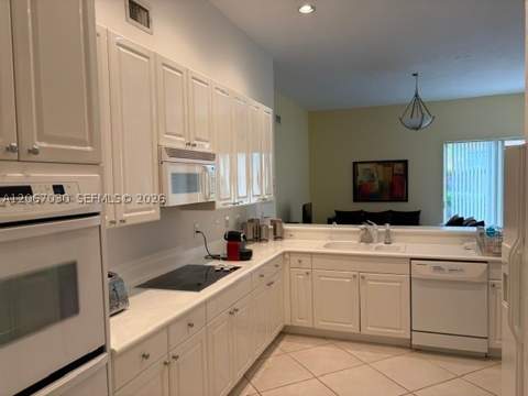 11351 NW 64th Ter, Doral FL - photo 20 of 29