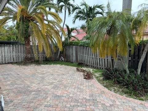 11351 NW 64th Ter, Doral FL - photo 6 of 29