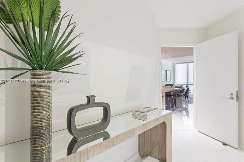 1 bedroom Condominium at 851 NE 1st Ave 4106, Paramount Miami Worldcent, Miami — photo 2
