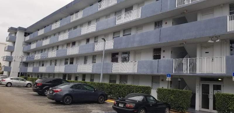 1 bedroom Condominium at 1801 S treasure dr 302, North Bay Villas Condo, Miami Beach — photo 3