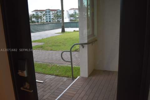 4640 NW 84 16, Doral FL - photo 16 of 52