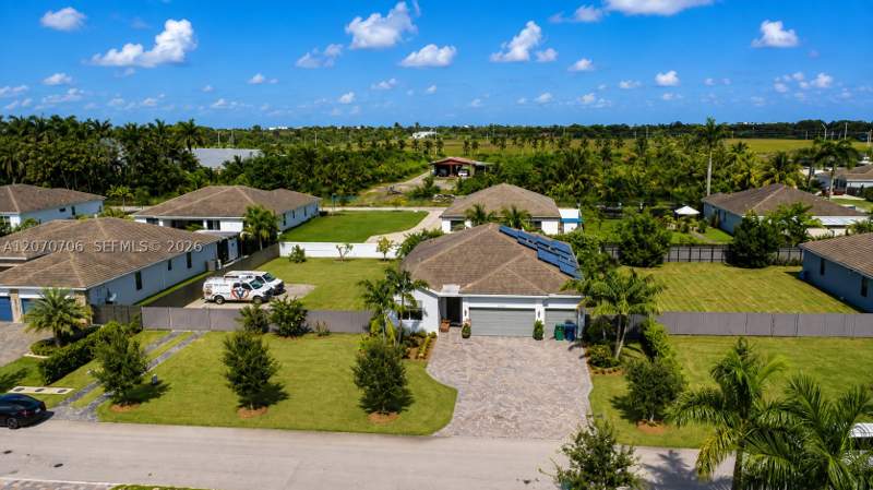 4 bedroom SingleFamilyResidence at 29345 SW 178th Ct, Krome Grove Estates, Homestead — photo 4