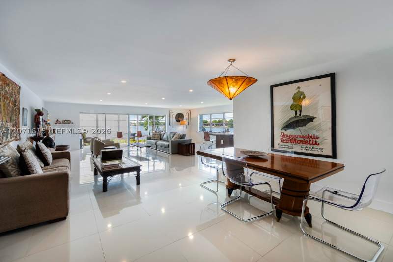 3 bedroom Condominium at 873 NE 195 206, Azure Lake Condo, Miami — photo 3