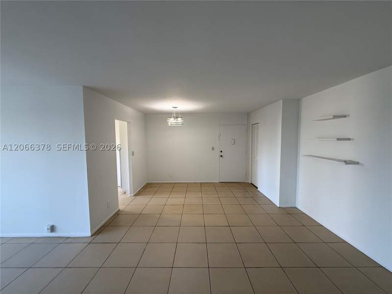 1 bedroom Condominium at 952 NE 199th St 4K, Lake Park Condo No 1 - Bl, Miami — photo 4