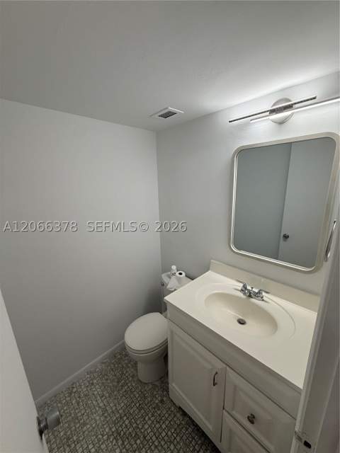 952 NE 199th St 4K, Miami FL - photo 8 of 11