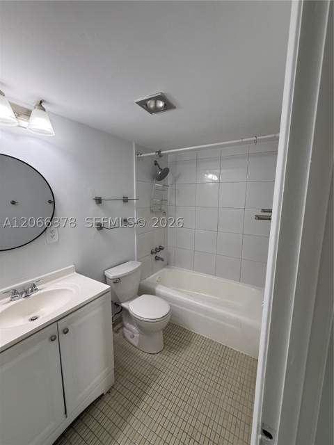 952 NE 199th St 4K, Miami FL - photo 9 of 11