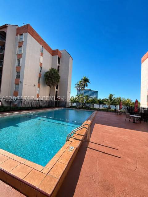 5199 NW 7th St 501E, Miami FL - photo 18 of 19
