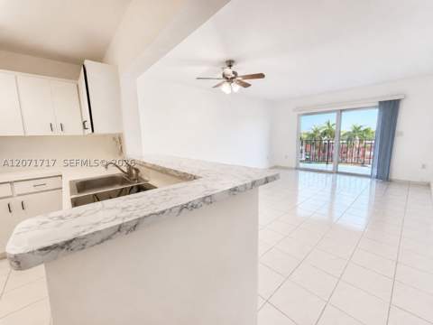 5199 NW 7th St 501E, Miami FL - photo 8 of 19