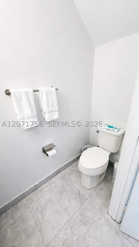 8876 W 35th Way, Hialeah FL - photo 10 of 30