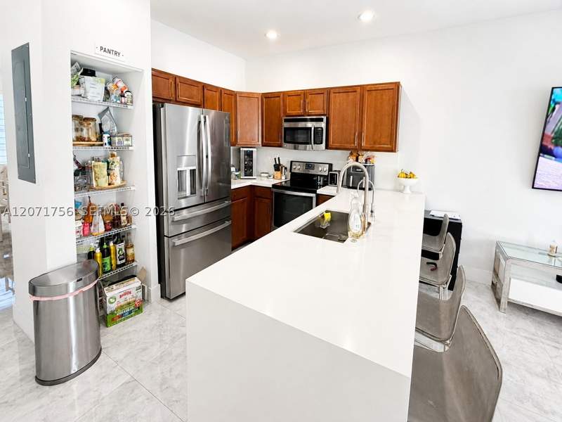 3 bedroom Townhouse at 8876 W 35th Way, Bellagio Villas, Hialeah — photo 4