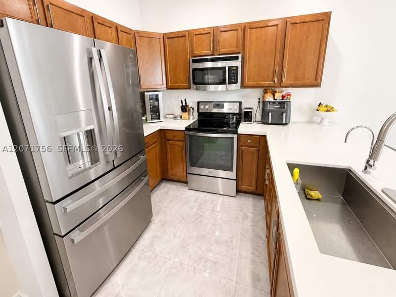 3 bedroom Townhouse at 8876 W 35th Way, Bellagio Villas, Hialeah — photo 5