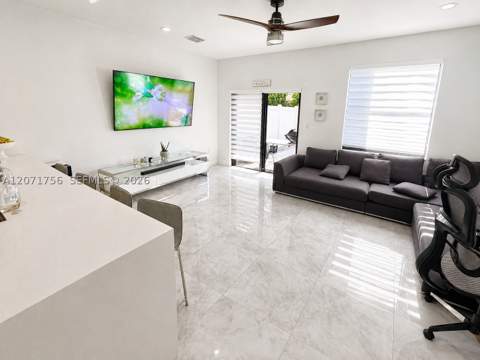 8876 W 35th Way, Hialeah FL - photo 7 of 30