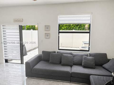8876 W 35th Way, Hialeah FL - photo 9 of 30