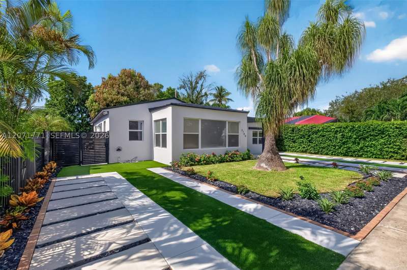 3 bedroom SingleFamilyResidence at 2180 SW 20th St, Shenandoah Park, Miami — photo 4