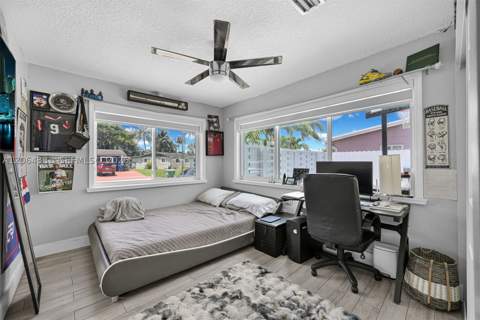 8251 NW 185th St, Hialeah FL - photo 24 of 39