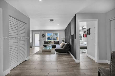 8251 NW 185th St, Hialeah FL - photo 9 of 39