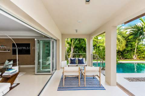 455 E Dilido Dr, Miami Beach FL - photo 17 of 47