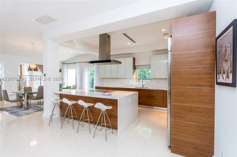 455 E Dilido Dr, Miami Beach FL - photo 8 of 47