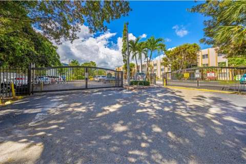 15888 SW 95th Ave 209, Miami FL - photo 19 of 22
