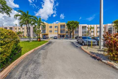 15888 SW 95th Ave 209, Miami FL - photo 20 of 22