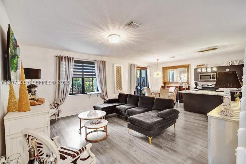 3 bedroom Townhouse at 22405 SW 102nd Ave, Oak Hammock Townhomes Sub, Miami — photo 2