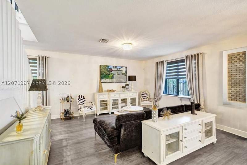3 bedroom Townhouse at 22405 SW 102nd Ave, Oak Hammock Townhomes Sub, Miami — photo 3