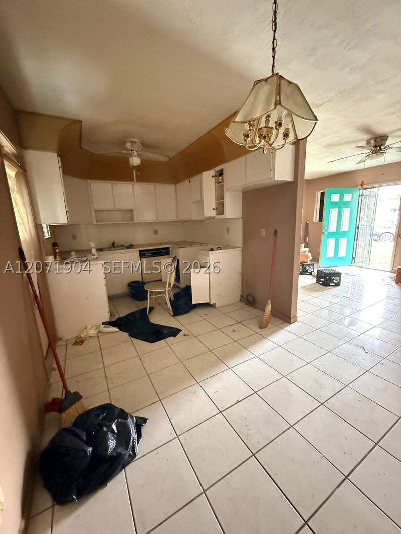 3 bedroom SingleFamilyResidence at 2911 NW 161st St, Pine Tree Park 1st Addn, Miami Gardens — photo 3
