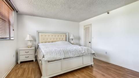 900 NE 195th Street 217, Miami FL - photo 16 of 38