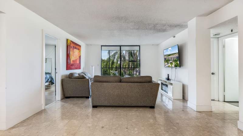 3 bedroom Condominium at 900 NE 195th Street 217, Chantilly Condo, Miami — photo 2