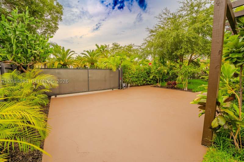 3 bedroom SingleFamilyResidence at 2483 SW 24th St, Silver Bluff Ests-Sec A, Miami — photo 5