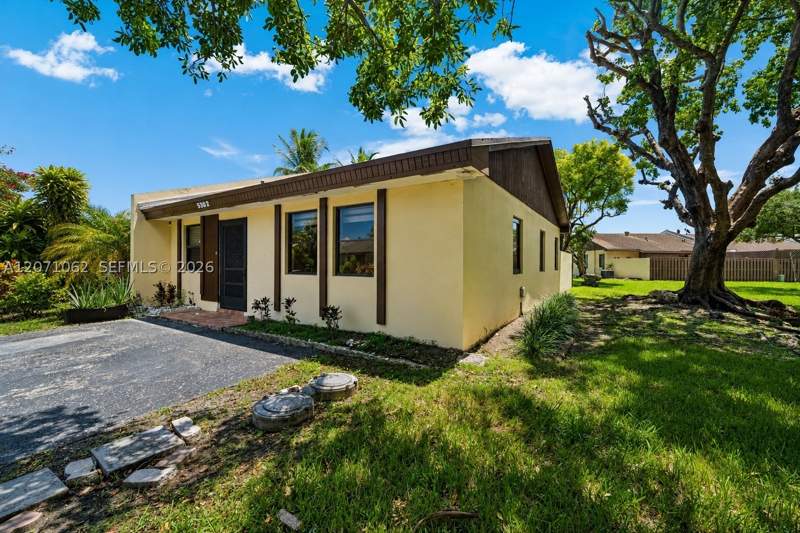 2 bedroom Townhouse at 5302 SW 138th Pl, Bent Tree Sec 1, Miami — photo 3