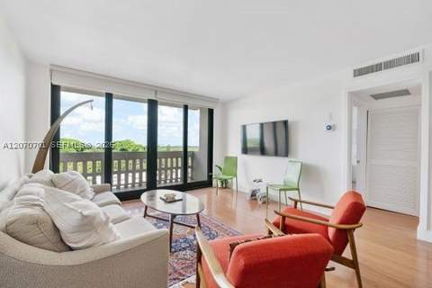 90 Edgewater Dr 917, Coral Gables FL - photo 6 of 25