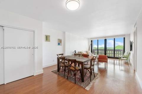 90 Edgewater Dr 917, Coral Gables FL - photo 7 of 25