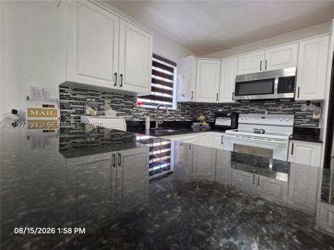11424 NW 94th Pl 7, Hialeah Gardens FL - photo 13 of 29