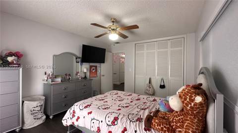 18921 W Oakmont Dr, Hialeah FL - photo 20 of 42