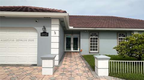 18921 W Oakmont Dr, Hialeah FL - photo 6 of 42