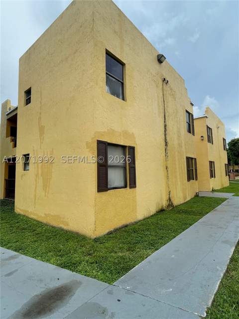 636 NW 114th Ave 102, Sweetwater FL - photo 12 of 19