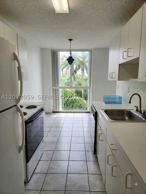 1688 West Ave 506, Miami Beach FL - photo 9 of 12