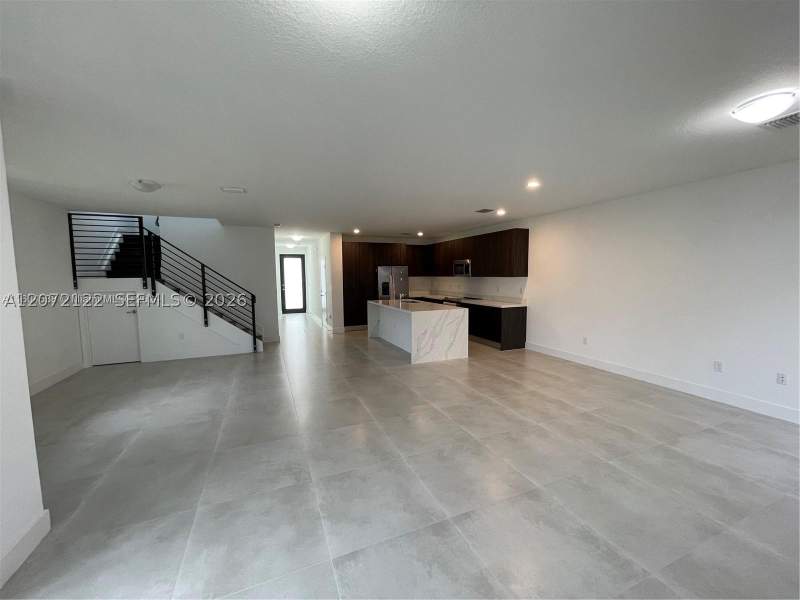 5 bedroom SingleFamilyResidence at 13624 SW 158th Ave,, Century garden South, Miami — photo 4