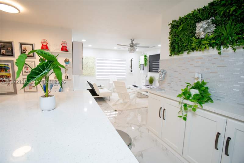 4 bedroom SingleFamilyResidence at 942 NW 133rd Ct, Venezia Homes Estates Ist, Miami — photo 2