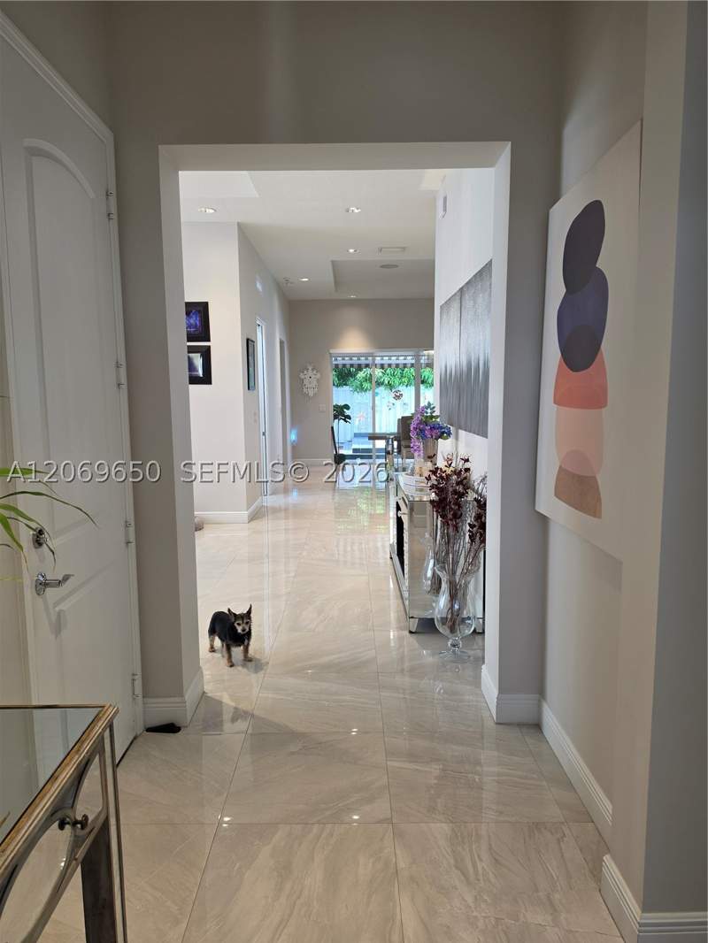 3 bedroom SingleFamilyResidence at 14941 SW 174th St, Venetian Parc, Miami — photo 2