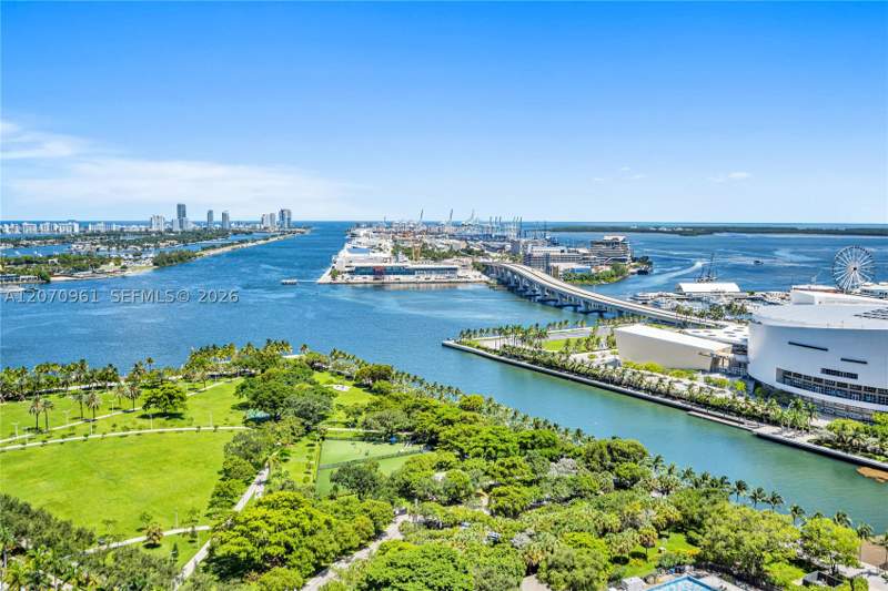 2 bedroom Condominium at 1040 Biscayne Blvd 2603, Ten Museum Pk Residential, Miami — photo 4