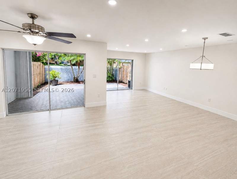 3 bedroom Townhouse at 14255 SW 96th Ter, La Jolla West, Miami — photo 3